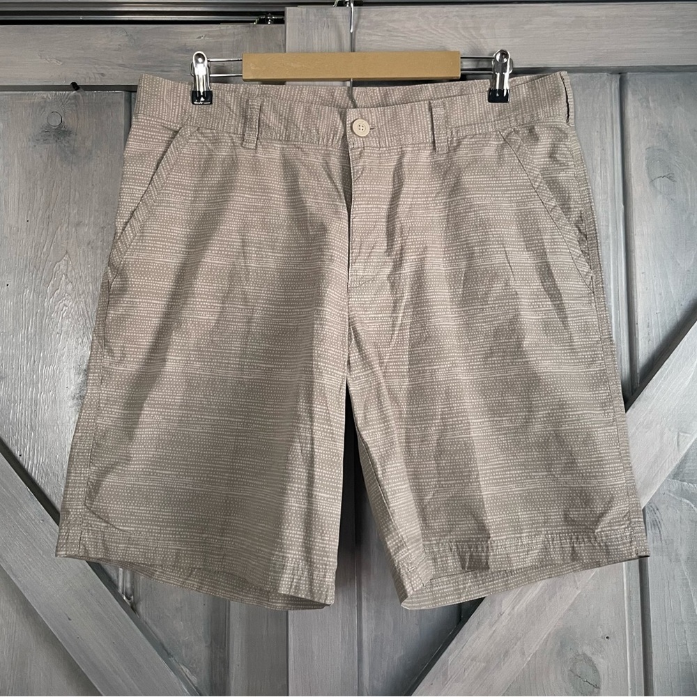 Columbia Men's Regular Fit Shorts 36x10 beige dots